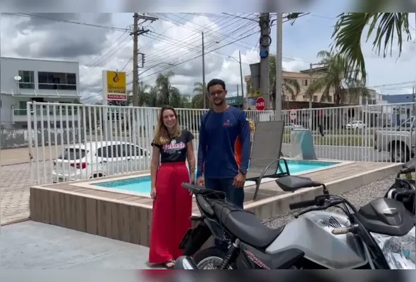 João esclareceu que que trocou de roupa antes de pular na água