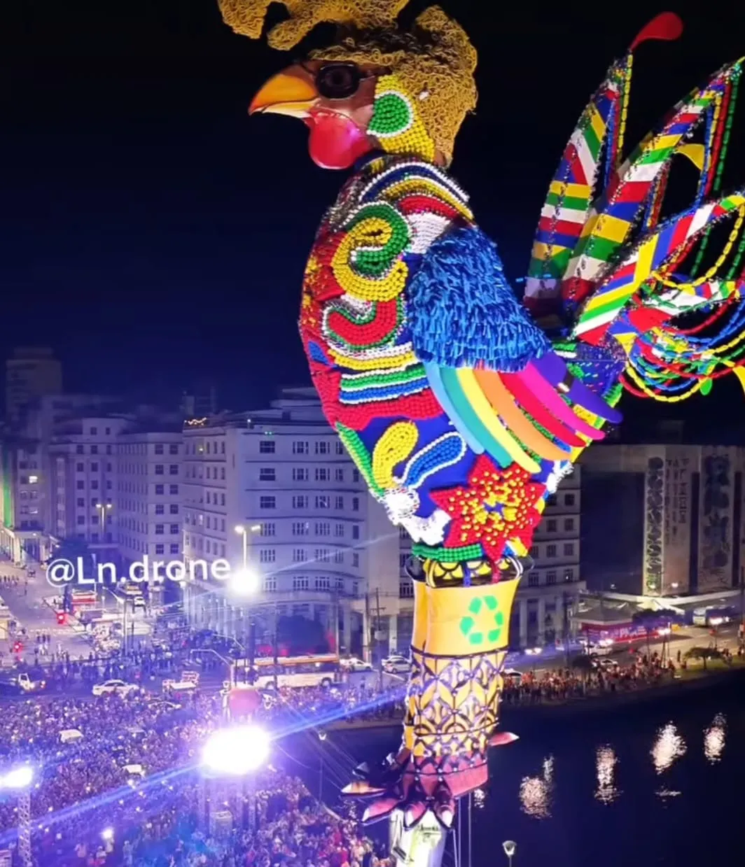 Imagem ilustrativa da imagem VÍDEO: O galo está de pé anunciando o Carnaval do Recife