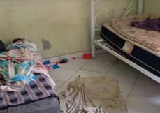 Na residência, a equipe encontrou um menino de dois anos dormindo no meio de roupas sujas e menina de 12 anos,