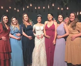 Imagem ilustrativa da imagem Amigas do ES ficam grávidas após foto divertida
