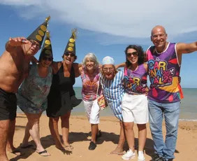 Imagem ilustrativa da imagem Tradição de 67 anos em banho de mar em Manguinhos, na Serra