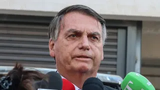 Imagem ilustrativa da imagem Bolsonaro cancela agendas e ficará em repouso por um mês após ordem médica