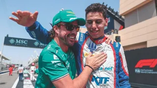 Imagem ilustrativa da imagem Alonso destaca momento de Bortoleto e o elege como ‘o melhor desta geração’