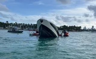Imagem ilustrativa da imagem Autoridades resgatam 32 pessoas após naufrágio de iate em Miami