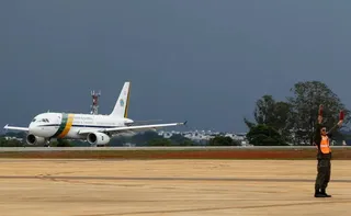 Imagem ilustrativa da imagem Avião de Lula arremete durante pouso em Sorocaba