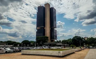 Imagem ilustrativa da imagem Copom eleva juros básicos da economia para 15% ao ano