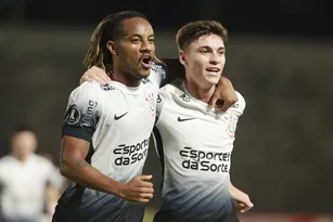 Imagem ilustrativa da imagem Corinthians pouco cria, mas conta com gol de Romero para vencer a primeira na Sula