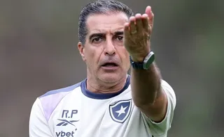 Imagem ilustrativa da imagem Paiva quer Botafogo campeão mundial e promete 'bofetada' em dupla do PSG
