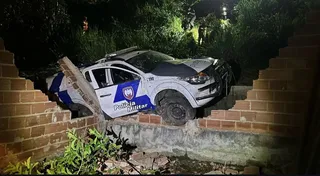 Imagem ilustrativa da imagem Viatura policial sofre acidente durante perseguição em Guarapari