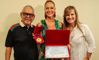 Imagem ilustrativa da imagem Paolla Oliveira ganha medalha em ensaio final da Grande Rio