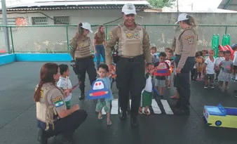Imagem ilustrativa da imagem Aula de trânsito para crianças em escolas da Serra