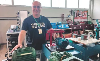 Imagem ilustrativa da imagem Professor vence prêmio com robô para auxiliar autistas