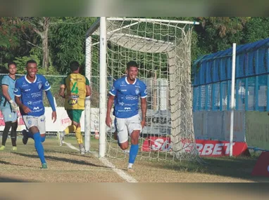 LORENZO viralizou em um vídeo em que, no intervalo de uma partida, seu time, de Cariacica, vencia por 3 a 0