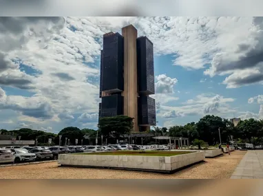 Imagem ilustrativa da imagem Copom eleva juros básicos da economia para 15% ao ano