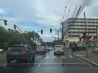 No aplicativo Waze, é possível ver tráfego intenso em diversos pontos da Grande Vitória, como a Terceira Ponte, entre Vitória e Vila Velha, e a Avenida Mário Gurgel, em Cariacica