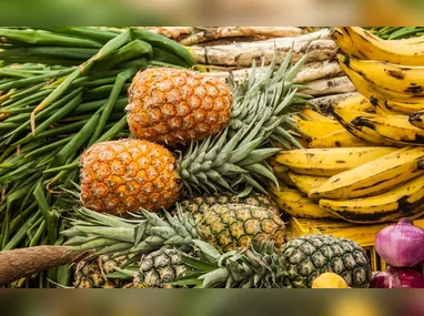 Imagem ilustrativa da imagem Calor ameaça preços de frutas e afeta produção de ovos, dizem economistas