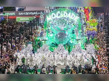 Imagem ilustrativa da imagem Carnaval do RJ: Mocidade abre terceira noite com enredo retrô-futurista