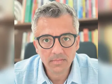 Renato Maia é filósofo, diretor audiovisual, escritor e autor do livro “Histórias que um pessimista contaria a seus netos se tivesse decidido ter filhos”