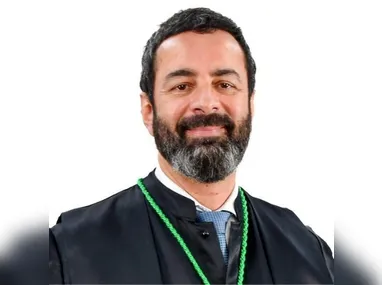 Sandlei Moraes é professor, consultor linguístico e empresário