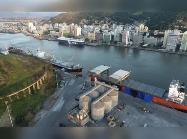 Imagem ilustrativa da imagem Complexo Portuário do Espírito Santo terá aumento na capacidade de cargas