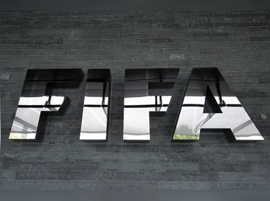 Imagem ilustrativa da imagem Vasco sofre nova punição da Fifa por dívida, mas 'confia na reversão'
