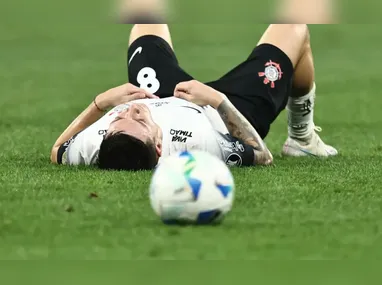 Juninho comemora após marcar o segundo gol do Flamengo no clássico contra o Flu