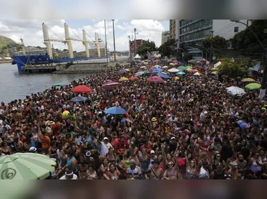 Integrantes do bloco Canelinhas da Praia vão desfilar por cerca de um quilômetro pelas ruas de Itapuã