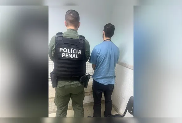 Professor foi preso pela Polícia Penal e confessou atuar como "pombo-correio" entre detentos e familiares
