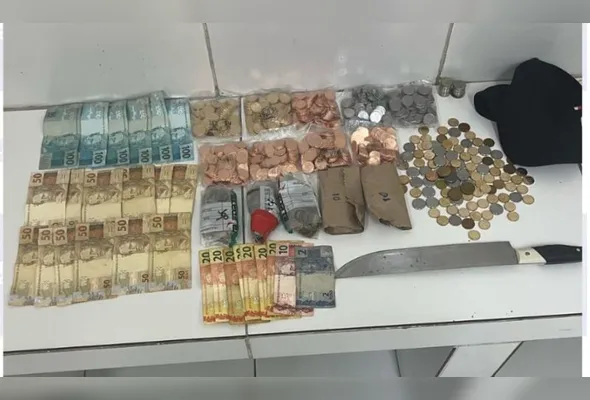 Imagem ilustrativa da imagem Suspeito de assaltar farmácia é preso com facão e mais de R$ 1,5 mil na Torre