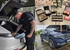 Polícia Civil  apreende12 veículos, como Porsche Panamera (à esquerda) e RAM Rampage Laramie (à direita), 
além de joias e relógios. Operação foi realizada nos estados do Paraná, Mato Grosso do Sul, Espírito Santo e de Minas Gerais