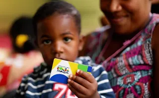 Imagem ilustrativa da imagem Caixa começa a pagar Bolsa Família de maio