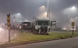Imagem ilustrativa da imagem Motorista de ônibus morre em acidente na BR-101 no Norte do ES; veja vídeo