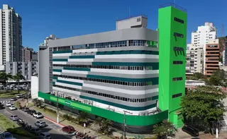 Imagem ilustrativa da imagem Gigante da saúde em expansão