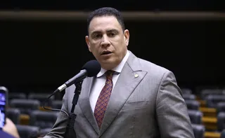 Imagem ilustrativa da imagem Da Vitória compra briga contra parte do secretariado
