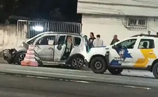 Imagem ilustrativa da imagem Jovem embriagada bate carro em muro do batalhão de trânsito da PM em Vila Velha