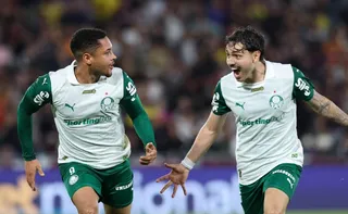 Imagem ilustrativa da imagem Vitor Roque decide e define virada do Palmeiras sobre o Fluminense no Maracanã