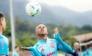 Imagem ilustrativa da imagem Wallace Yan pode ser surpresa no ataque do Flamengo no clássico com Fluminense