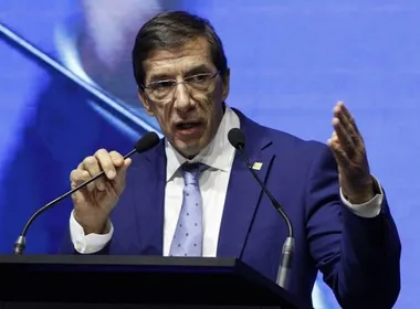 Imagem ilustrativa da imagem Tarifaço de Trump: Indústria do ES avalia demitir e reduzir produção
