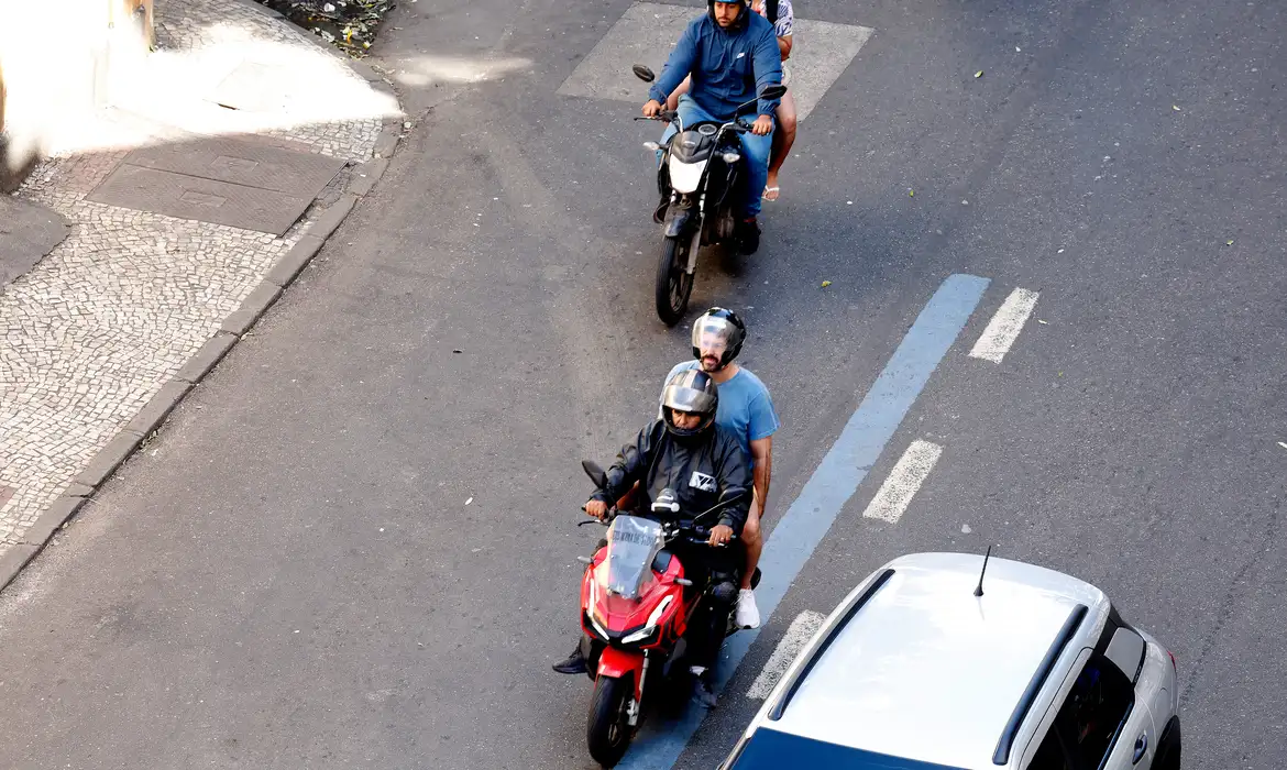 Imagem ilustrativa da imagem Conheça dez cuidados para uma viagem de moto mais segura