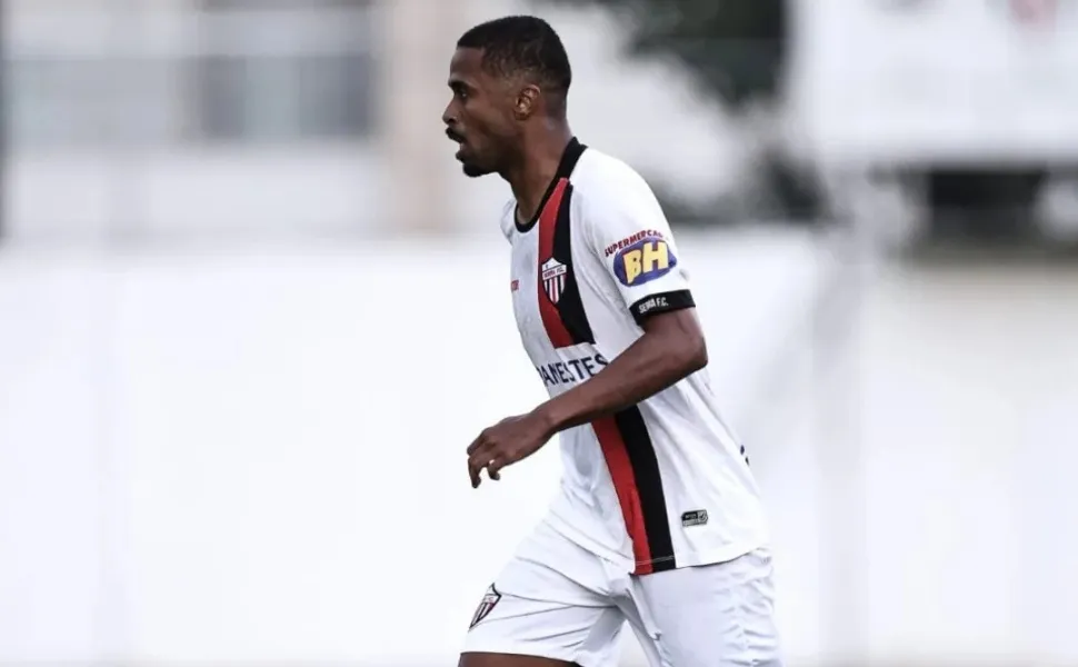 Imagem ilustrativa da imagem Vitória acerta com o atacante Vinícius para a próxima temporada
