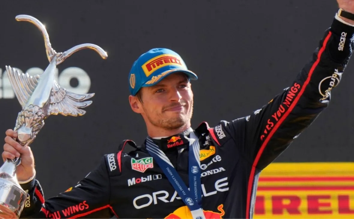Imagem ilustrativa da imagem Verstappen supera McLaren e vence GP da Itália de F1; Bortoleto termina em 8º