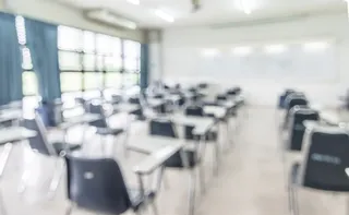 Imagem ilustrativa da imagem 232 mil têm de voltar à sala de aula para não perder emprego