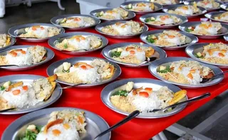 Imagem ilustrativa da imagem Alimentos afetados por tarifaço de Trump poderão ir para merenda escolar no Brasil