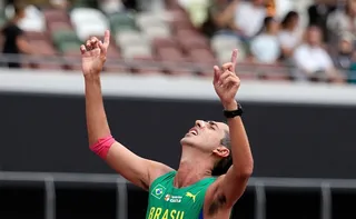 Imagem ilustrativa da imagem Caio Bonfim conquista o ouro na marcha de 20 km do Mundial