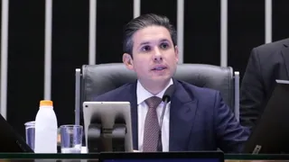 Imagem ilustrativa da imagem Câmara aprova urgência de projeto que trata de anistia a atos golpistas