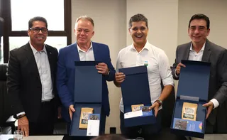 Imagem ilustrativa da imagem Casagrande e Ferraço fazem visita à Assembleia Legislativa após obras