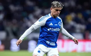 Imagem ilustrativa da imagem Cruzeiro confirma fratura e Fagner vira desfalque para sequência da temporada
