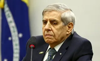 Imagem ilustrativa da imagem Defesa diz que distanciamento de Bolsonaro tirou Heleno de trama golpista