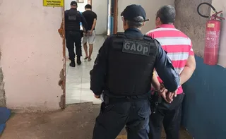 Imagem ilustrativa da imagem Dois homens com mandado de prisão são presos na Rodoviária de Vitória
