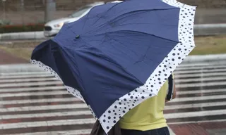 Imagem ilustrativa da imagem ES recebe alerta de chuvas intensas nesta sexta e sábado; veja cidades em risco